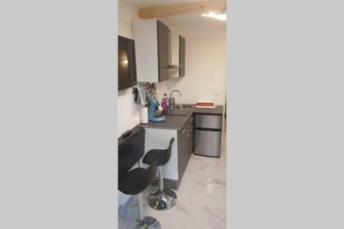 Apartamento Studio Entre Vall�e Colline Et Soleil Marseillais
