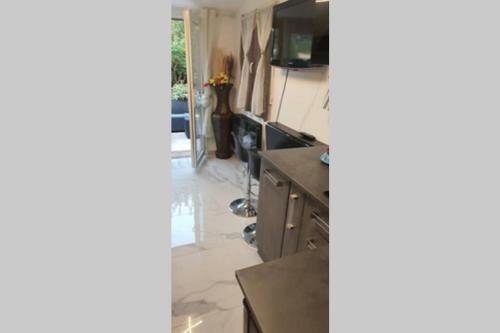 Apartamento Studio Entre Vall�e Colline Et Soleil Marseillais