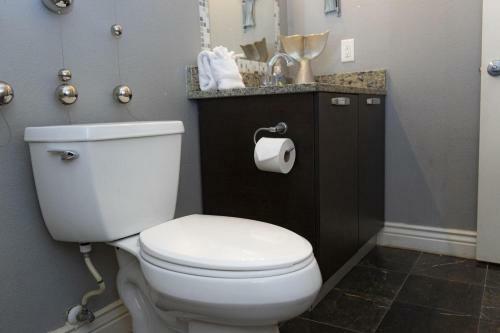 2-level Townhome With Rooftop Patio - Esperanza Villas 4