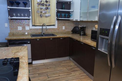 2-level Townhome With Rooftop Patio - Esperanza Villas 4
