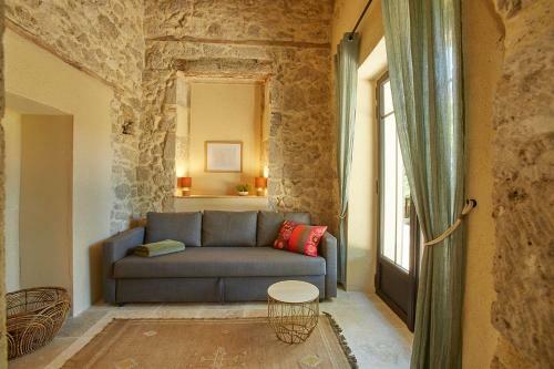 Manor House La Tour D'arm�ne