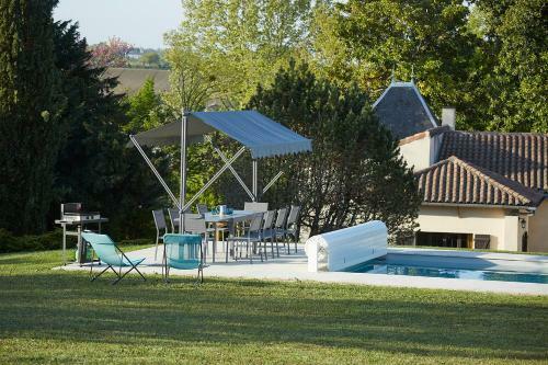 Manor House La Tour D'arm�ne