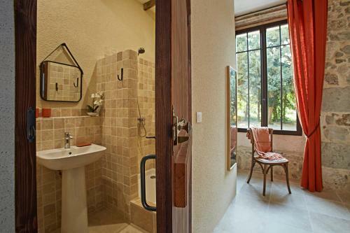 Manor House La Tour D'arm�ne