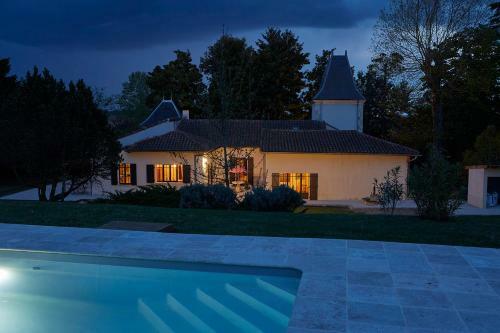 Manor House La Tour D'arm�ne