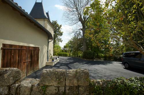 Manor House La Tour D'arm�ne