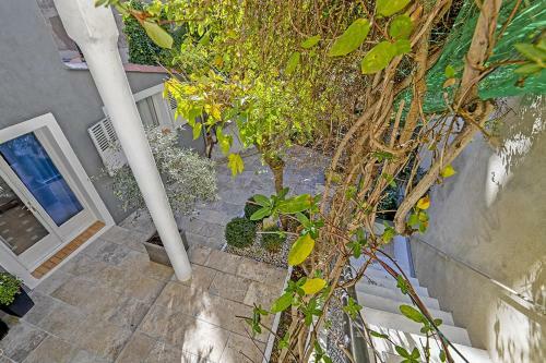 Hostal Maison Capucine