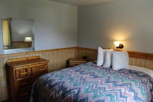 Alpine Motel Of Cooke City