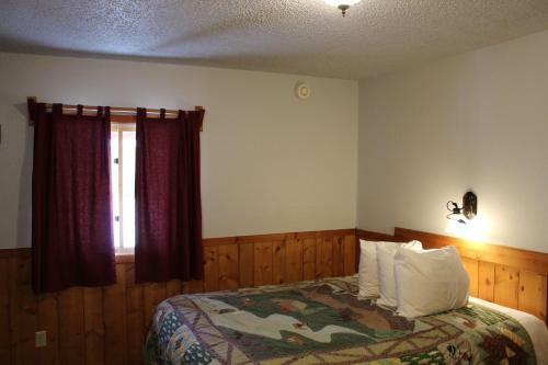 Alpine Motel Of Cooke City