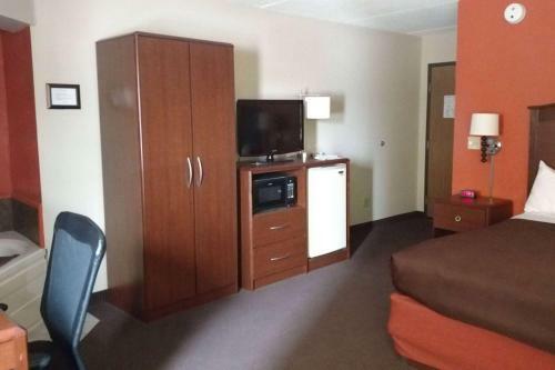 Hotel Americinn Of Iron River