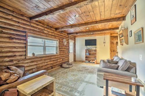 Cambridge Cabin Less Than 2 Mi To Smugglers Notch!