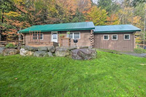 Cambridge Cabin Less Than 2 Mi To Smugglers Notch!