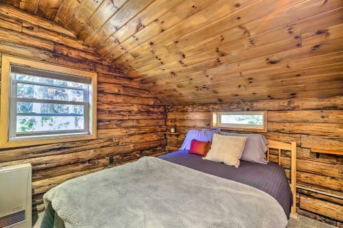 Cambridge Cabin Less Than 2 Mi To Smugglers Notch!