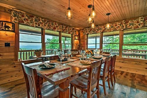 Grand Londonderry Home With Ski Mountain Views!