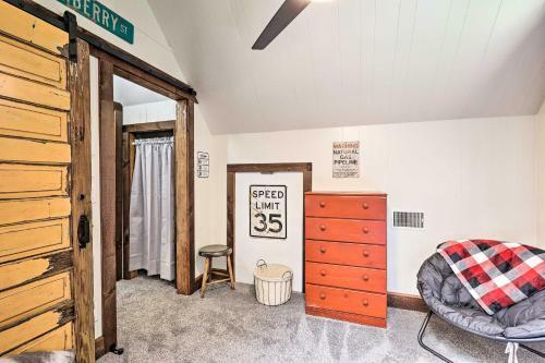 Quiet Max Meadows Cabin, 12 Acres Of Property