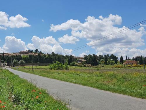 Welcoming Villa With Pool In Montburn-des-corbieres