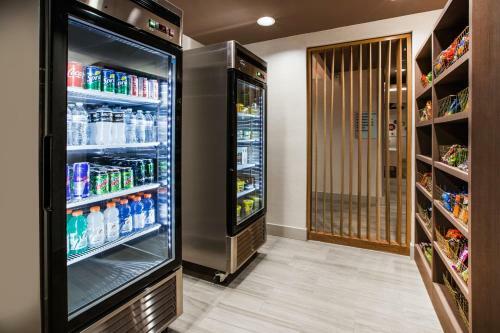 Holiday Inn Express Hotel & Suites Canton