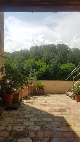 Gite Face � La Rivi�re -proche Du Pont Du Gard-