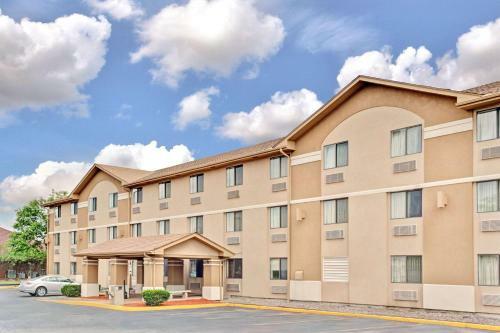 Hotel Super 8 Mokena