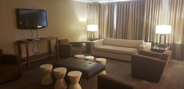 Hotel Doubletree By Hilton St. Louis At Westport