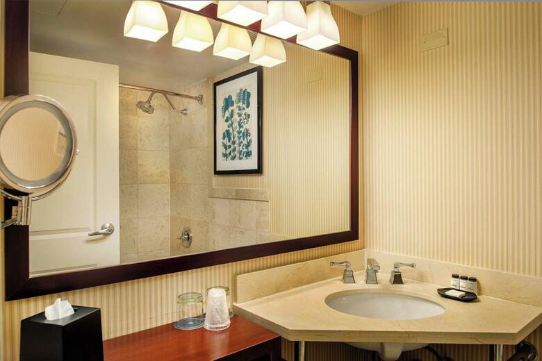 Hotel Sheraton Westport Lakeside Chalet