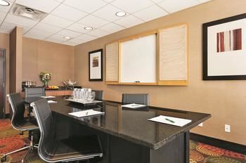 Hotel Wingate By Wyndham - Maryland Heights