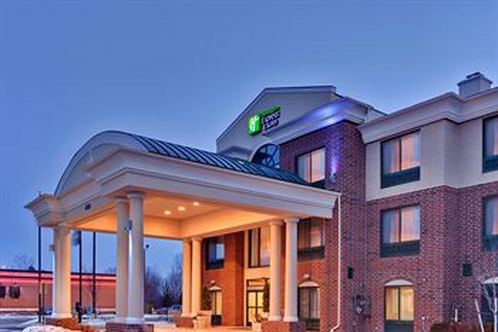 Holiday Inn Express Hotel & Suites - Novi