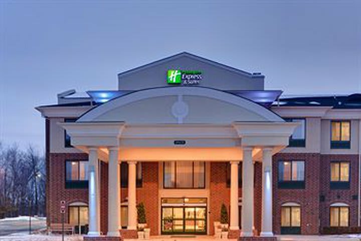 Holiday Inn Express Hotel & Suites - Novi