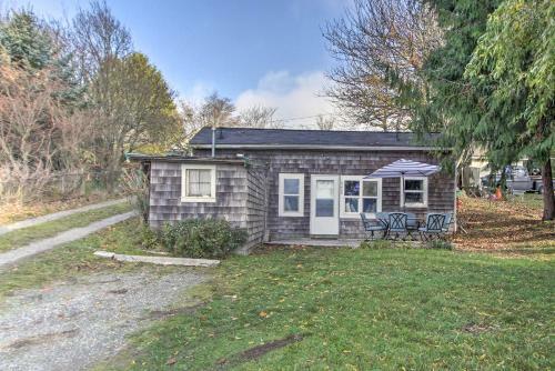 Updated Vashon Island Cabin With Puget Sound Views!