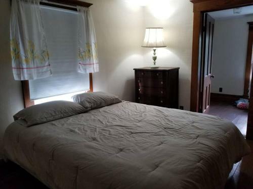 Basecampwv-durbin. Spacious 4 Bedroom House W/yard