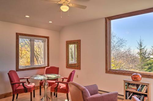 Spacious Snowshoe Cabin With Sunset Mtn Views!