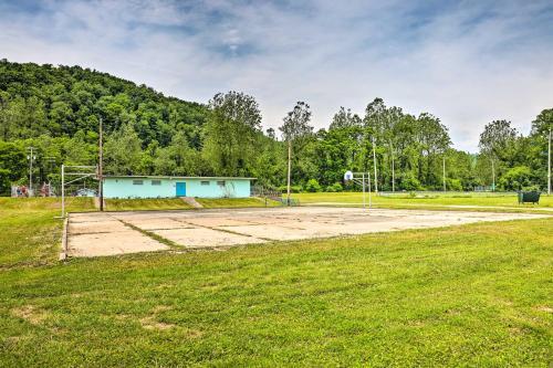 Comy Richwood Retreat By Skiing, Biking, Climbing!