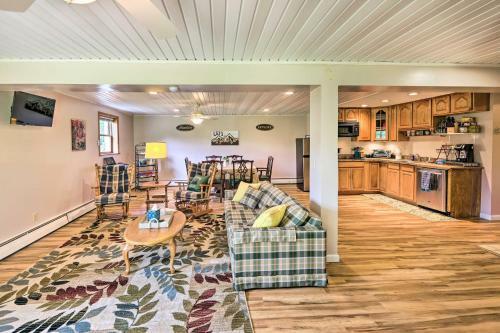 Comy Richwood Retreat By Skiing, Biking, Climbing!