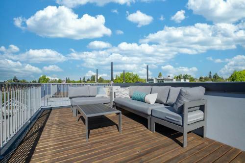 Rooftop Patio With Waterview, Private Garden & Grill 3br 3ba