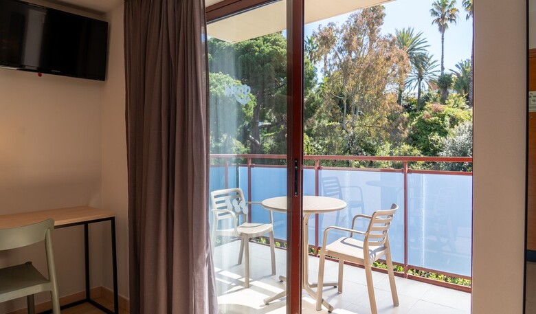Hotel H Top Jadhe