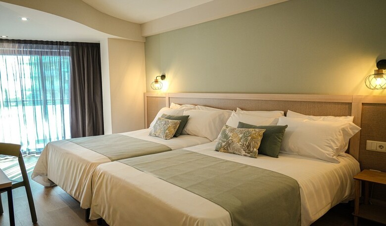 Hotel H Top Jadhe