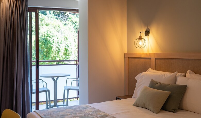 Hotel H Top Jadhe