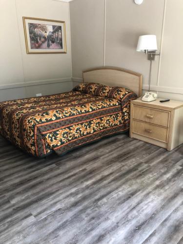 Hotel Red Carpet Inn - Louisville