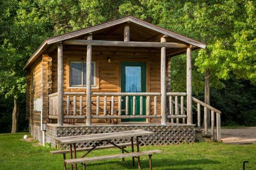 Fremont Jellystone Park Cottage 28