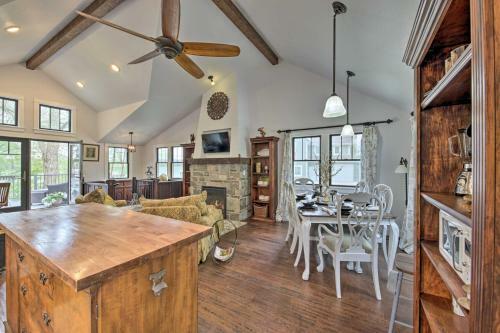 Big Cedar Lake House Views, 100 Ft To Water!