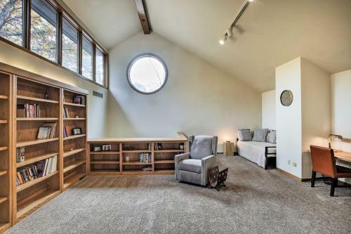 Spacious Modern Home Less Than 6 Mi To Lambeau Field!