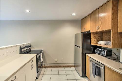 Spacious Modern Home Less Than 6 Mi To Lambeau Field!