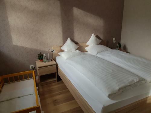 Apartamentos Meubl�s Du 25 N2 F2 Rdc