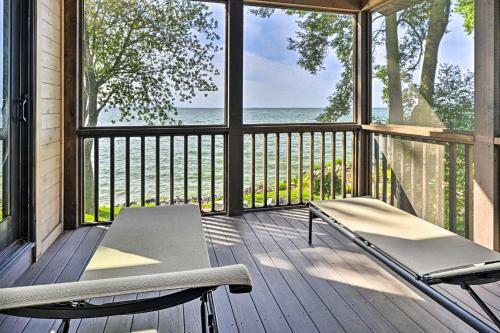 Luxe Lakefront Retreat With Sauna And Game Room!