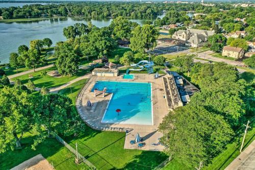 Luxe Lakefront Retreat With Sauna And Game Room!
