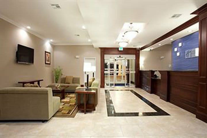 Holiday Inn Express Hotel & Suites Galliano