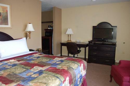 Hotel Golden Manor Inn & Suites