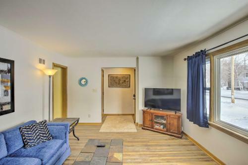 Cozy Oshkosh Home, 4 Blocks To Lake Winnebago