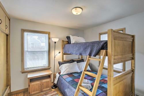 Cozy Oshkosh Home, 4 Blocks To Lake Winnebago