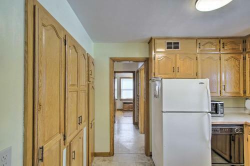 Cozy Oshkosh Home, 4 Blocks To Lake Winnebago