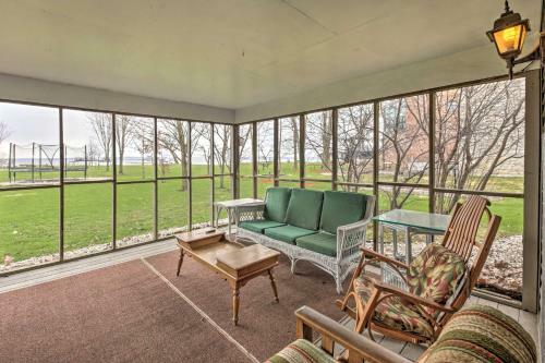 Lake Winnebago Getaway With Waterfront Family Fun!